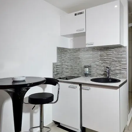 Anita- Heliopolis F 76 - By Agn- 2 Personnes * Agde